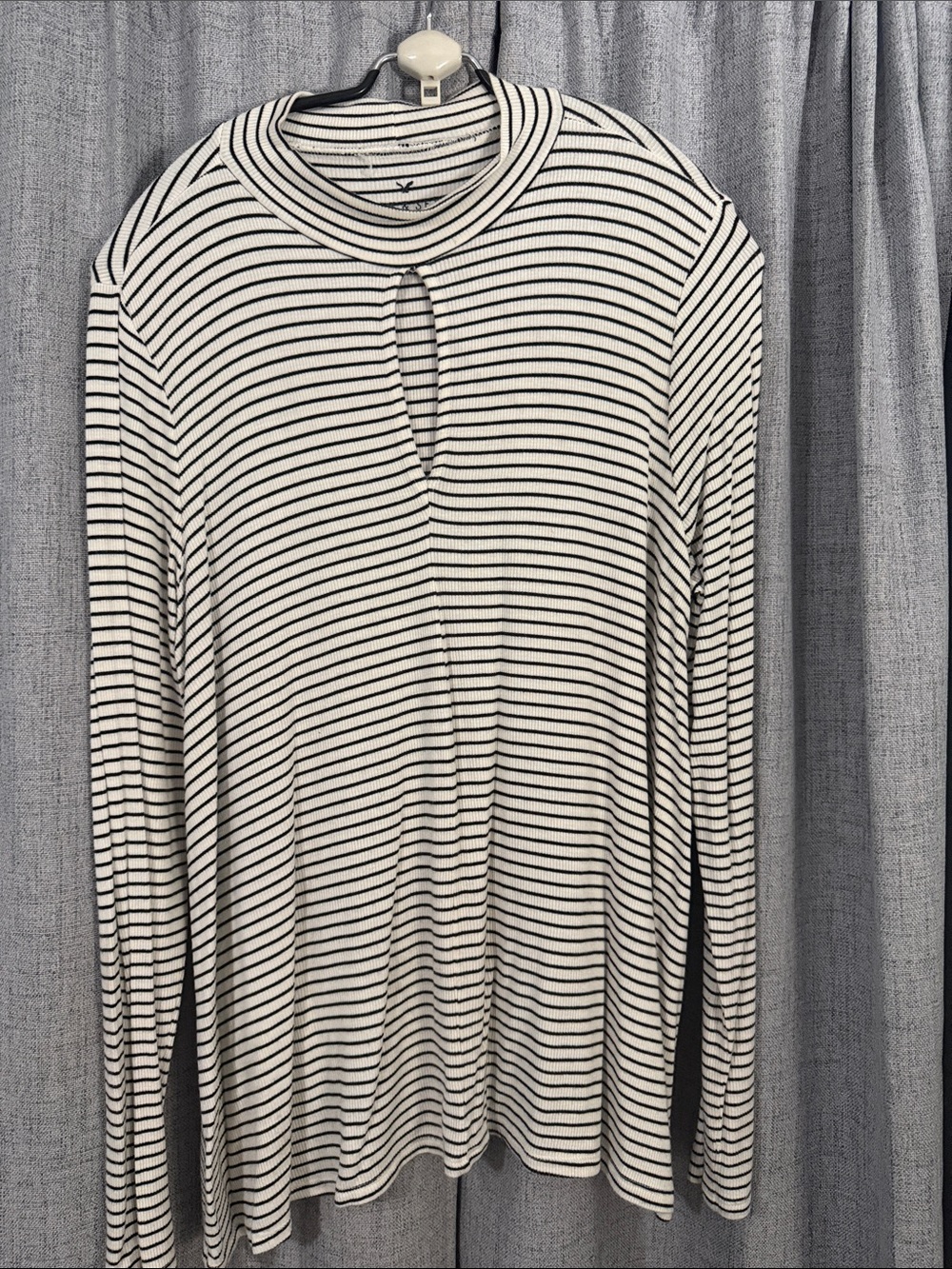 American Eagle Striped Black and White Long Sleeve Keyhole Top